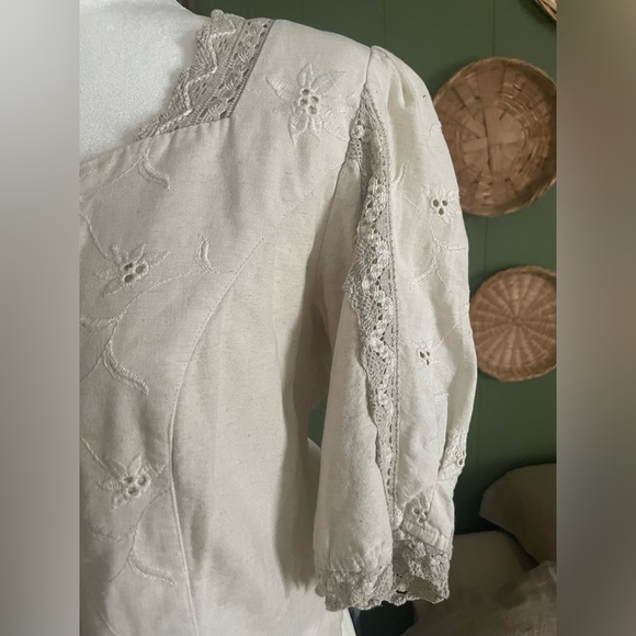 Vintage Pierre Marcel Embroidered Cream White Linen Lace Blouse Top Size Medium - Picture 3 of 5